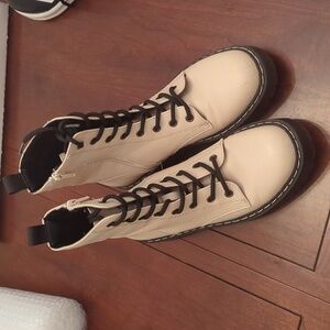 Women's faux leather boots